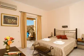 Chrismos Hotel Apartments - Image 4