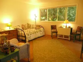 Green Cat Guest House B&B - Image 2