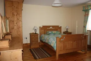 The Stone Cottage - Image 3