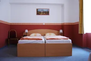 Hotel Queen Mary - Image 5
