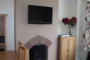 Charnwood Guesthouse - Image 5
