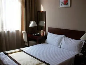 Zhiyin Lotus Lake Hotel - Image 4