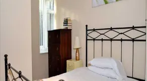 Romsey Oak Farmhouse And Cottages - Image 4