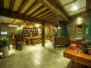 Husi Yashe Inn - Image 2