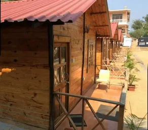 Crazy Beach Resort - Image 2