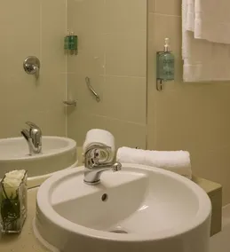 Jurys Inn Aberdeen - Image 2