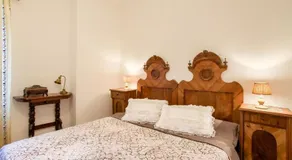 Katarina Vintage House - Image 2