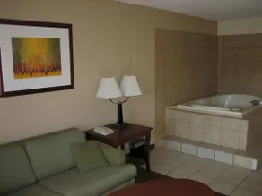 Relax Inn - Image 5