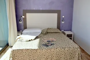 Gil's Hotel - Image 2
