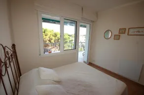 Lets Holidays Beach Apartment - Image 4