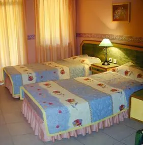Club Petunya Apartments - Image 2