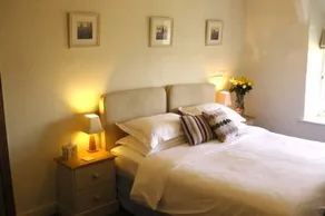 Lellizzick Farmhouse B&B - Image 2