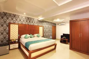 Holiday Hill Hotel and Suites - Image 2