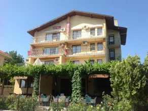 Omiros Family Hotel - Image 2