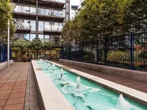Riverside Apartment - Image 4
