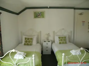 The Golden Lion Hotel - Image 5