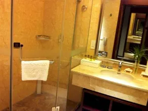 Canal Spring Hotel - Image 3