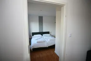 Sleep At No 15 - Image 5