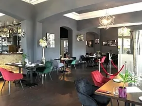 LiLi Living Hotel - Image 4