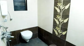 Sandy's Holiday Inn - Image 2