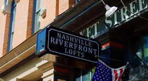 Nashville Riverfront Family Loft Stay for 4 - Image 4