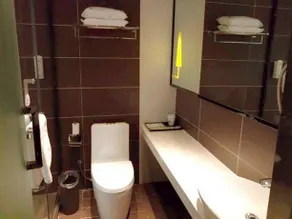 IU Hotel Yulin Zhonggang RT Mart - Image 4