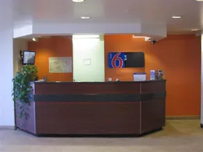 DAYS INN BY WYNDHAM BELLEMONT - Image 2