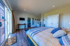 Coastal Lodge - Image 4