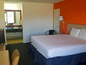 Americas Best Value Inn Marion - Image 2