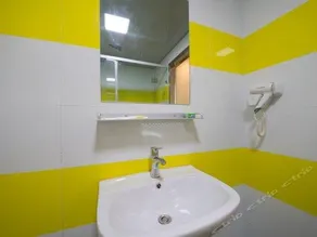 Guoan Business Hotel - Image 5