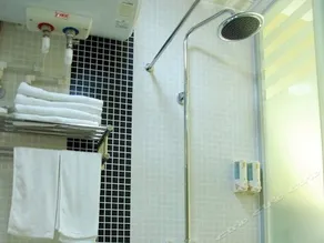 Xinzhongxin Business Hotel - Image 5