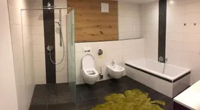 Vine & Design - Image 3