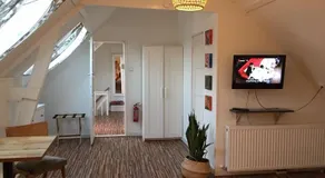 Parklane Apartment - Image 2