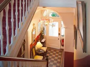 The Mayville Guest House - Image 5
