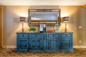 Snow Cap Inn - Image 5