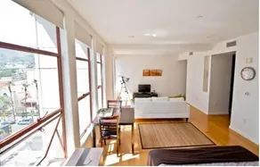 Hollywood View Apartment by Ginosi - Image 2
