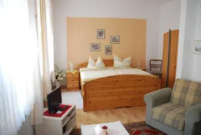 Apartments Gästehaus Im Lindenhof - Image 3