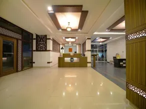 OYO Premium Lakdikapul Grand - Image 2