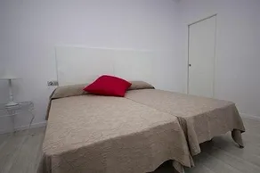 Luxe Rooms - Image 3