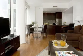 Deluxe Midtown Suites - Image 2