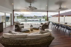 Waterfront Entertainer - Image 2