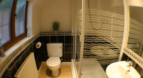 Hooters Apartment - Image 4
