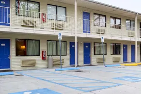 Motel 6 Charleston South - Image 3