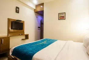 Hotel Poonam Plaza - Image 3