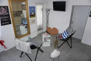 Hotel Happiness - Image 2