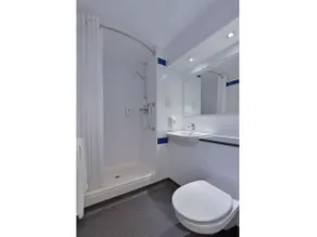 Travelodge Birmingham Dudley - Image 4