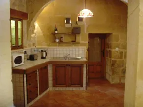 Saint John Farmhouse - Image 3