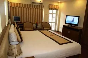 Sunshine 2 Hotel - Image 4