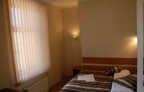 Knights Court Guest House - Image 4