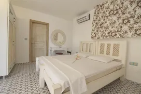 Shaka Marine Hotel - Image 4